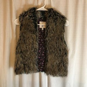 Forever 21 faux fur vest